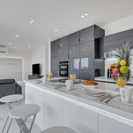 Luxury Seaview Apartment Dzenan Makarska Exterior photo
