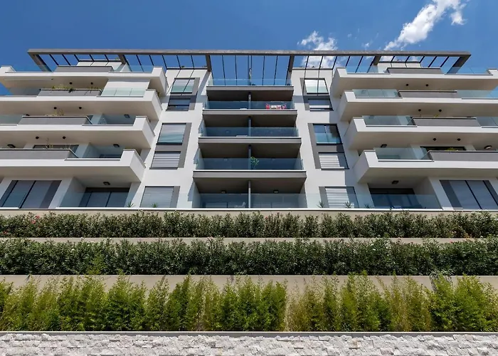Luxury Seaview Apartment Dzenan