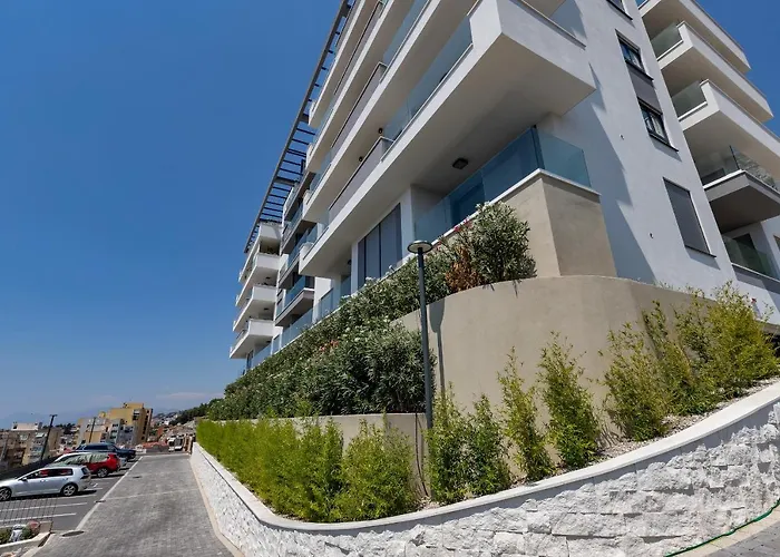 Luxury Seaview Apartment Dzenan
