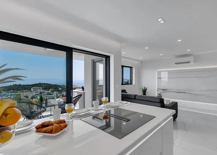 Luxury Seaview Apartment Dzenan
